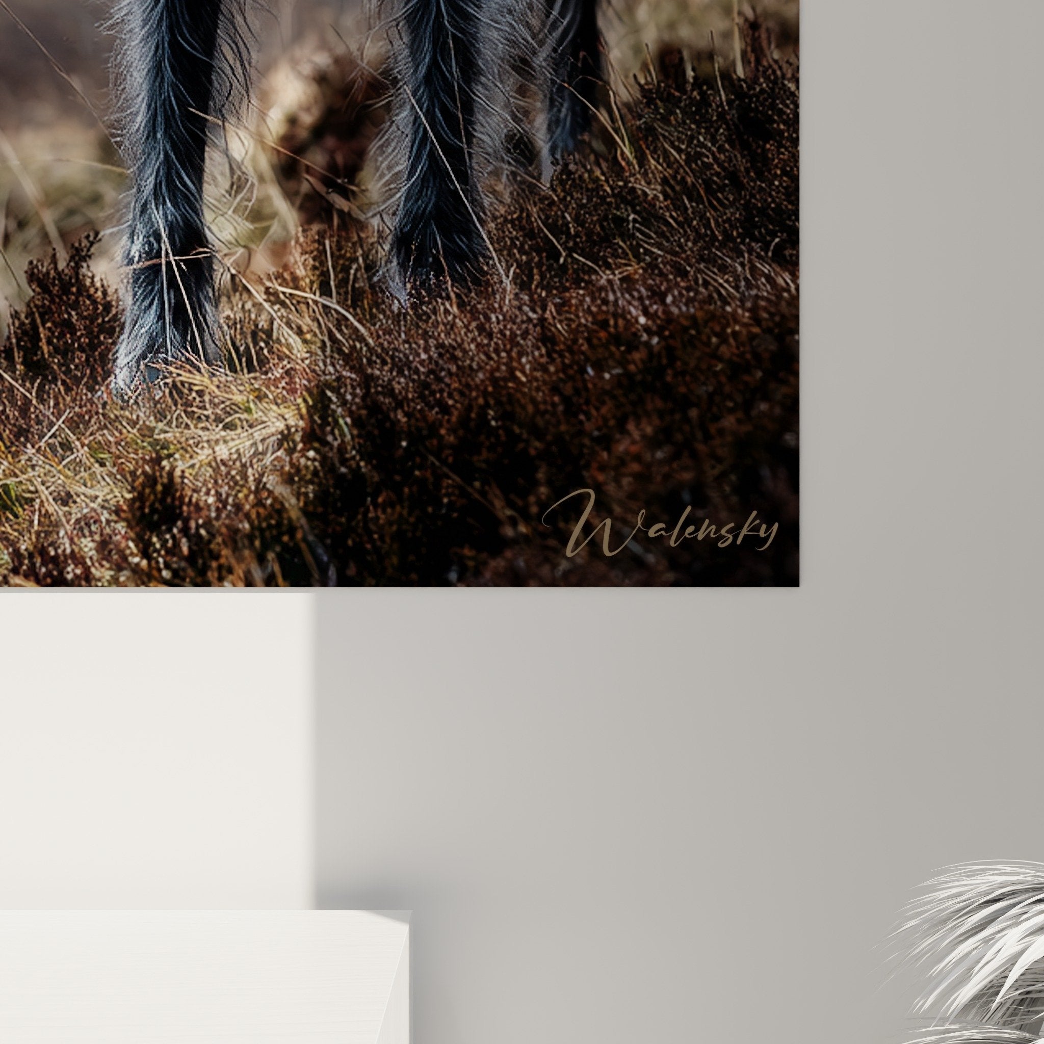 Gesamtansicht Gemälde Deerhound Berglandschaft Nebel Inneneinrichtung natürlicher authentischer Stil