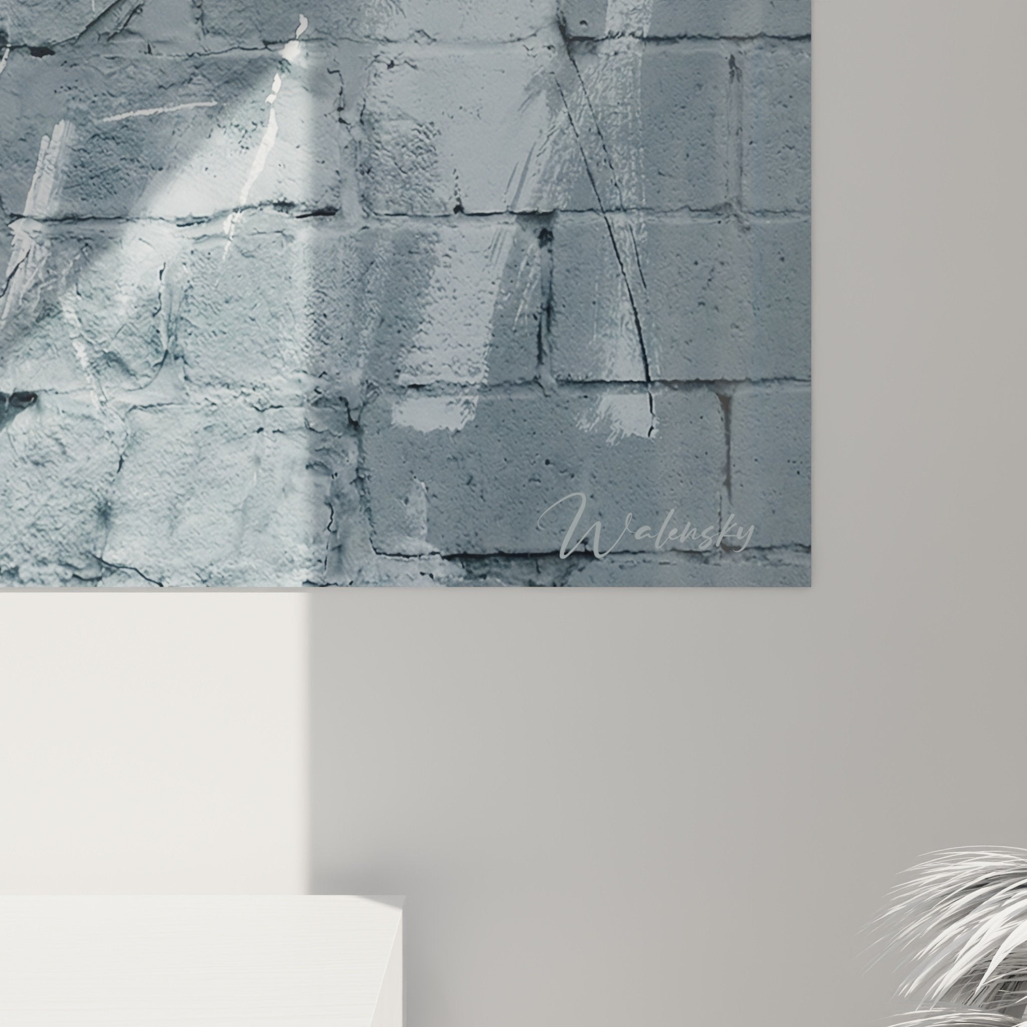 Vue ensemble tableau fox terrier graffiti blanc chat orange sur mur briques grises decoration murale urbaine