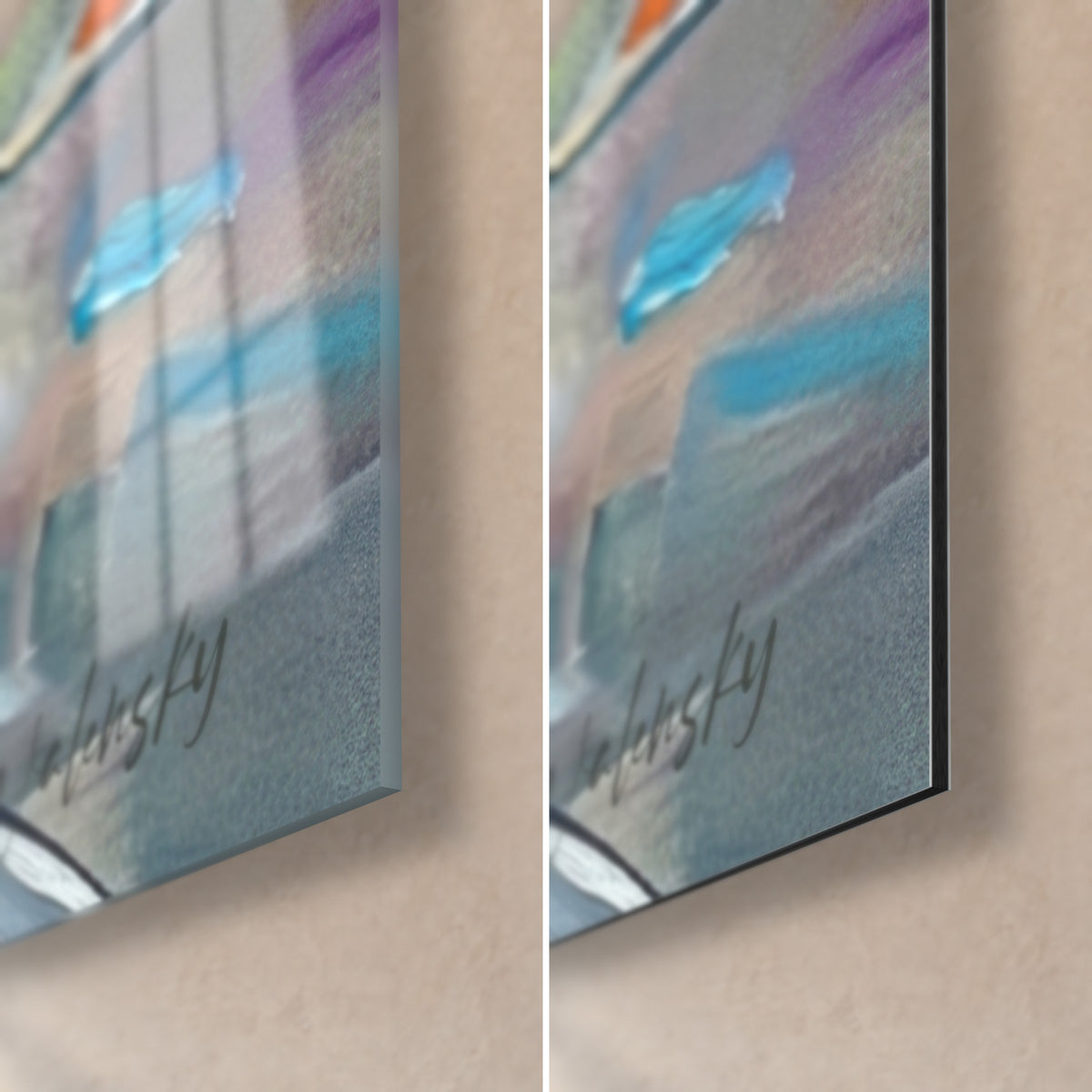 Quadro di un furetto in piena corsa, angolo in basso a destra: vetro lucido blu-grigio a sinistra, alluminio Dibond opaco a destra, bordo nero