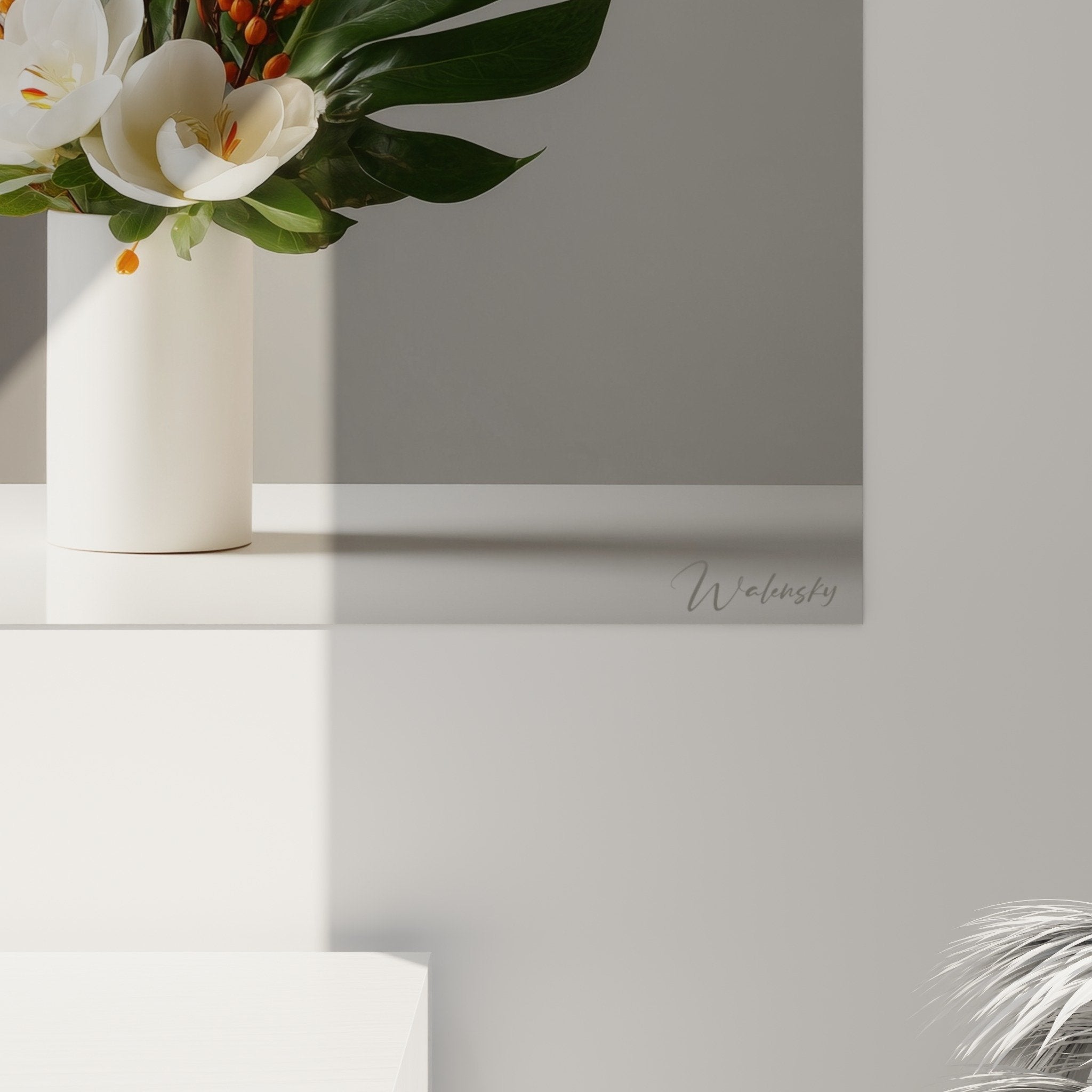 Vue ensemble tableau ikebana arrangement floral moderne vase blanc orange decoration interieure