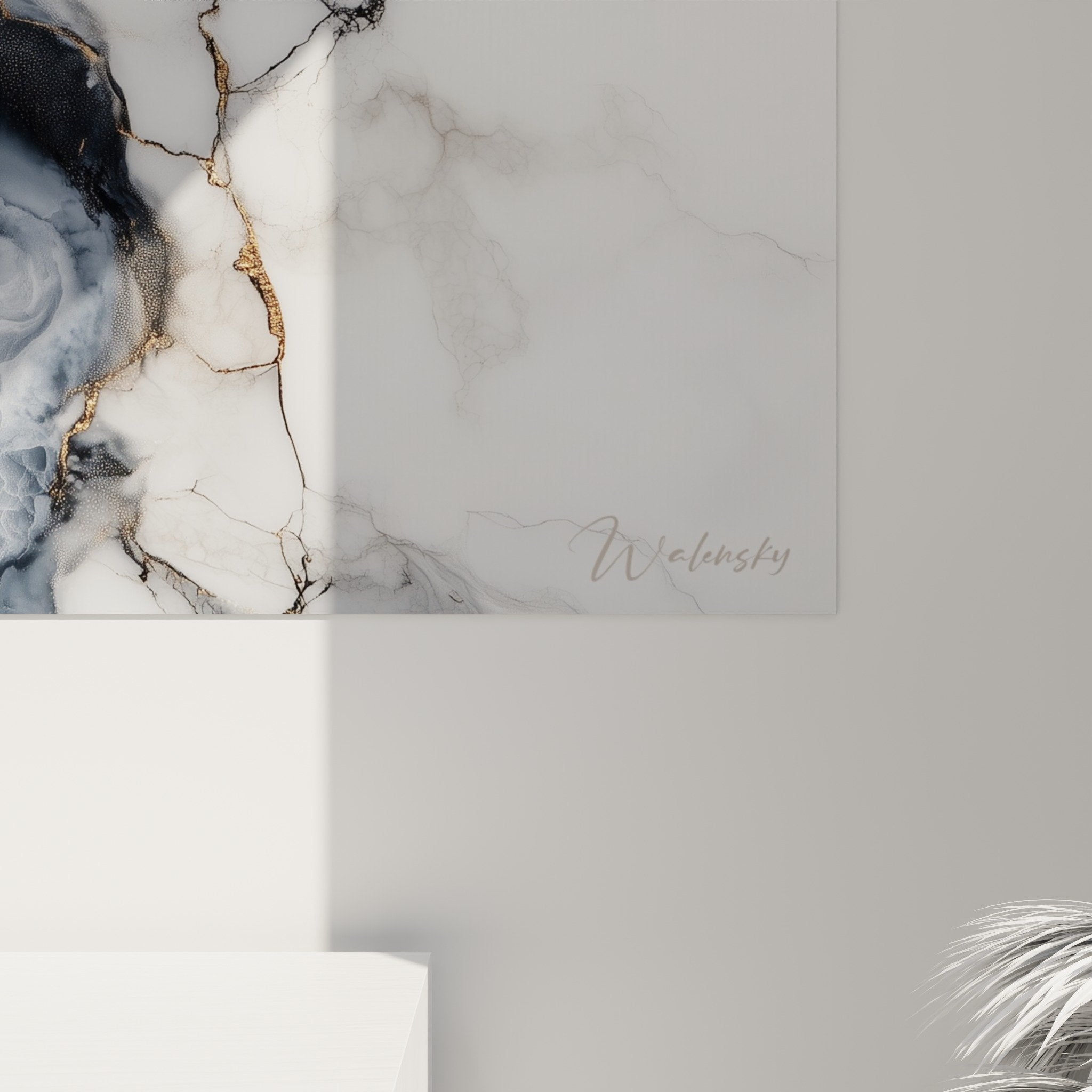 Vue ensemble tableau marbre abstrait mural decoration interieur contemporain noir blanc or