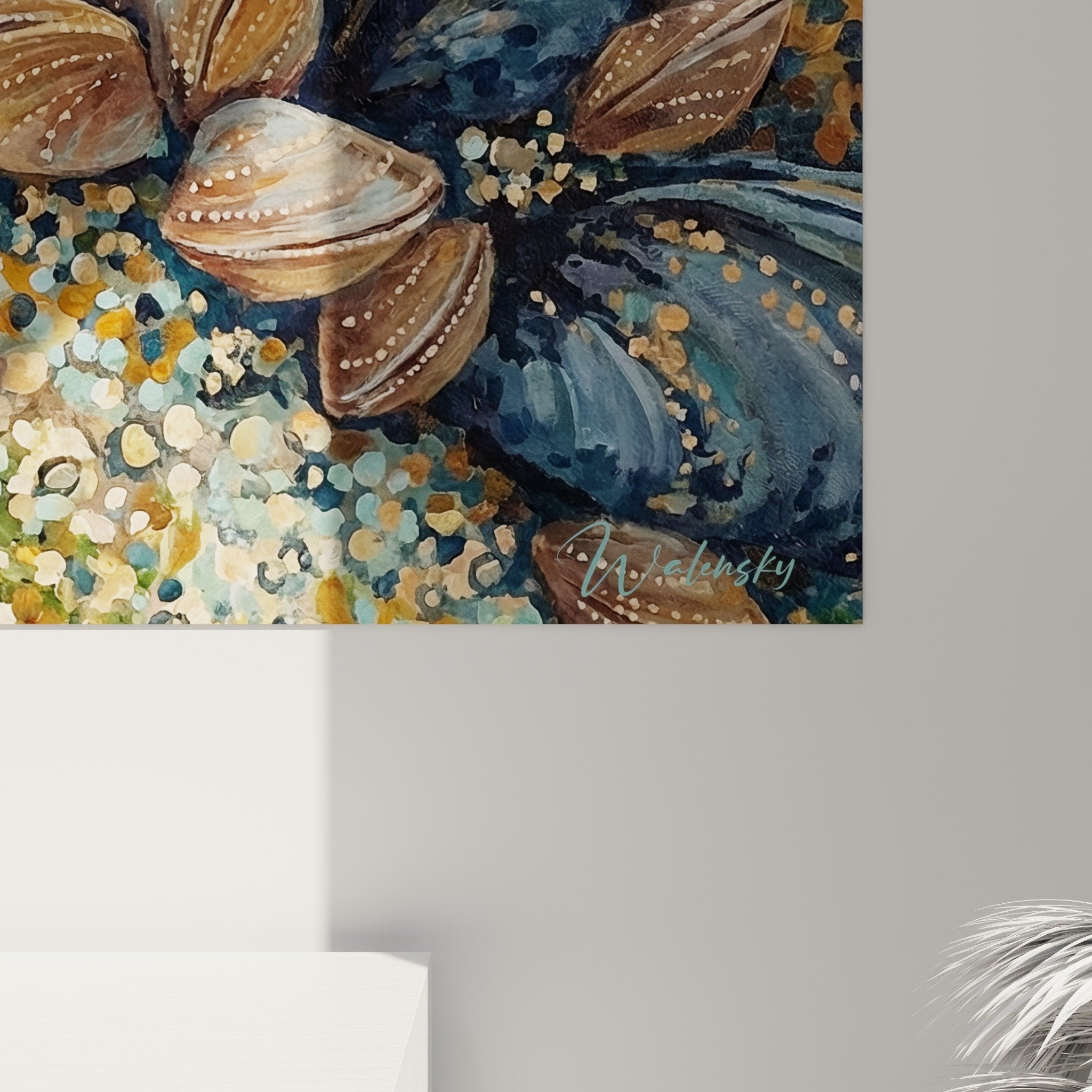 Gesamtansicht Wandbild Muschelformen pointillistischer mehrfarbiger Hintergrund marine Wanddekoration Muscheln