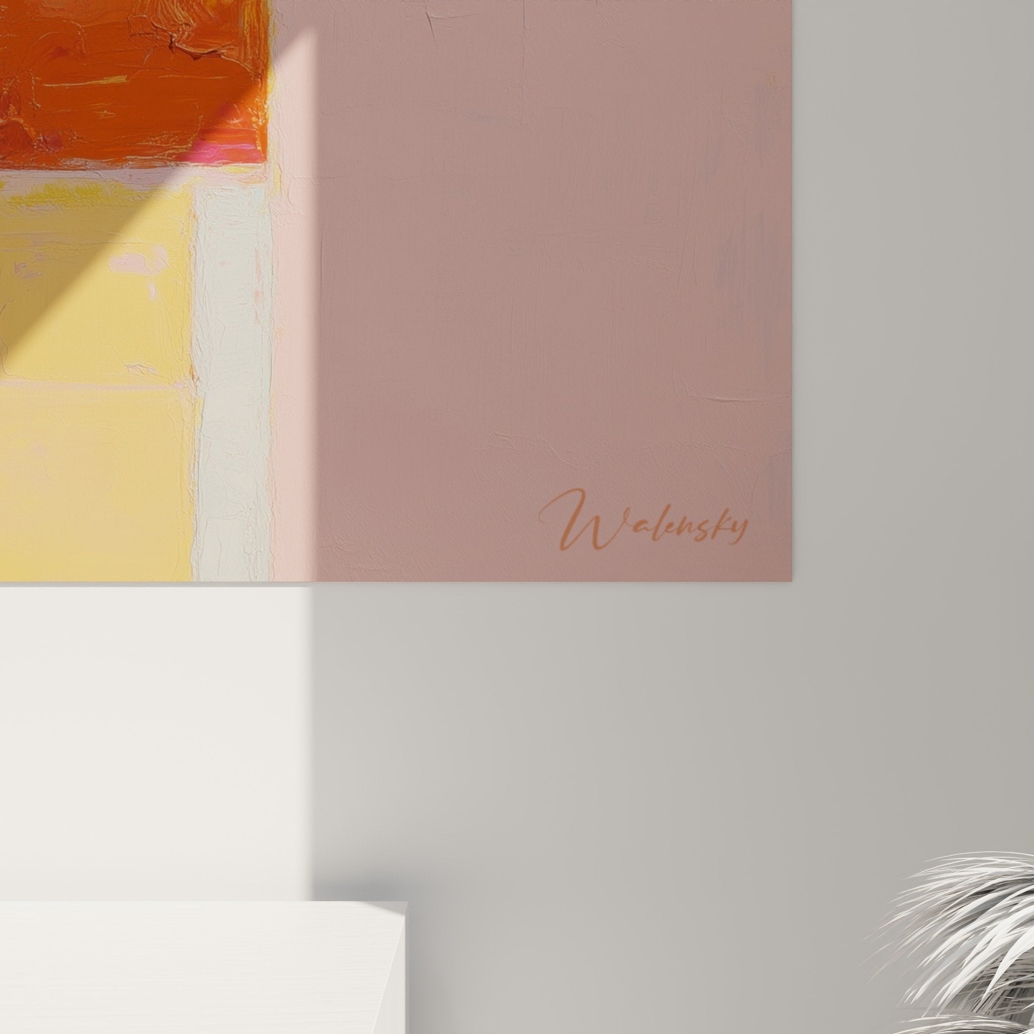 Gesamtansicht abstraktes geometrisches Wandbild in rosa- und orangetönen