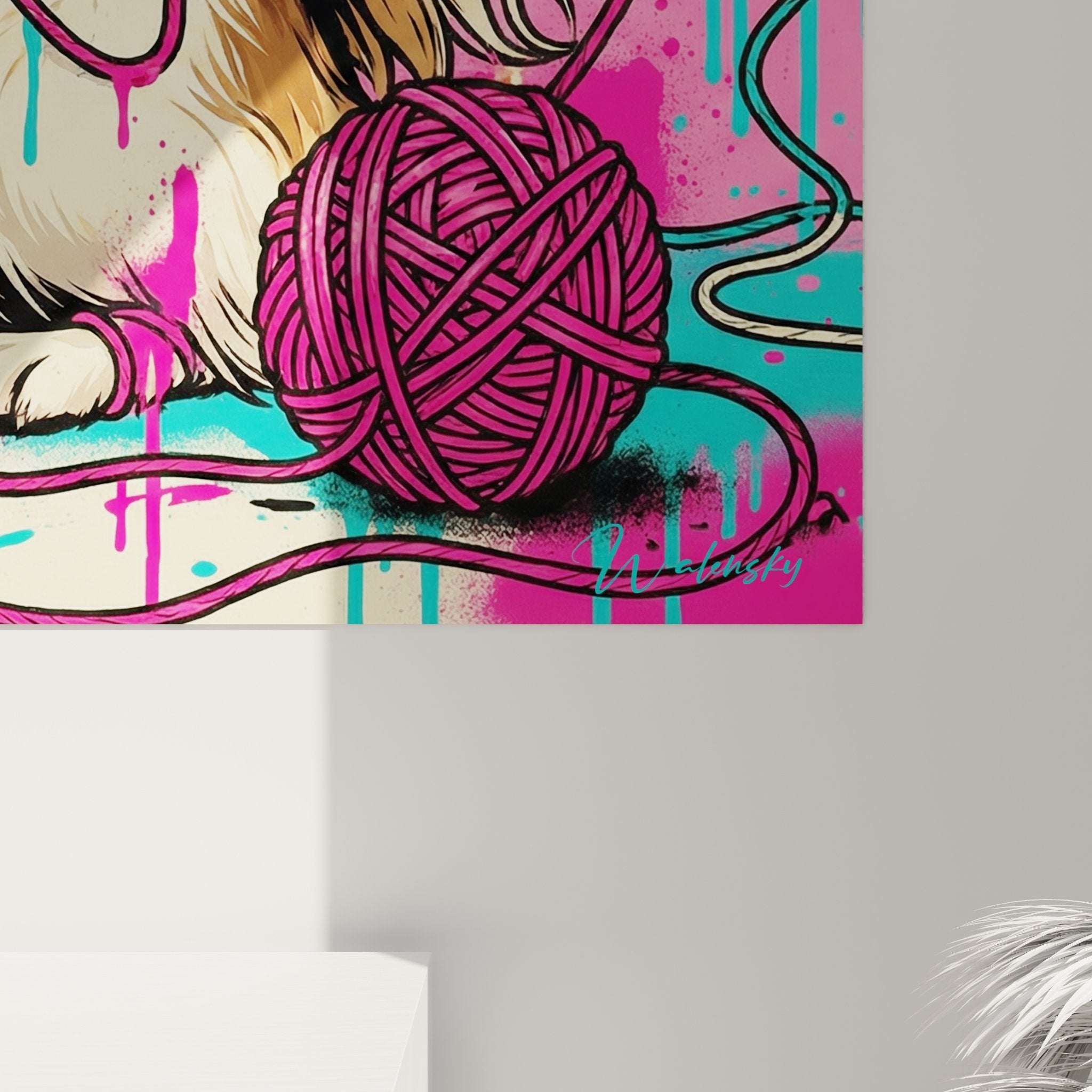 Vista d'insieme quadro da parete cane farfalla intrecciato fili colorati decorazione interno moderno