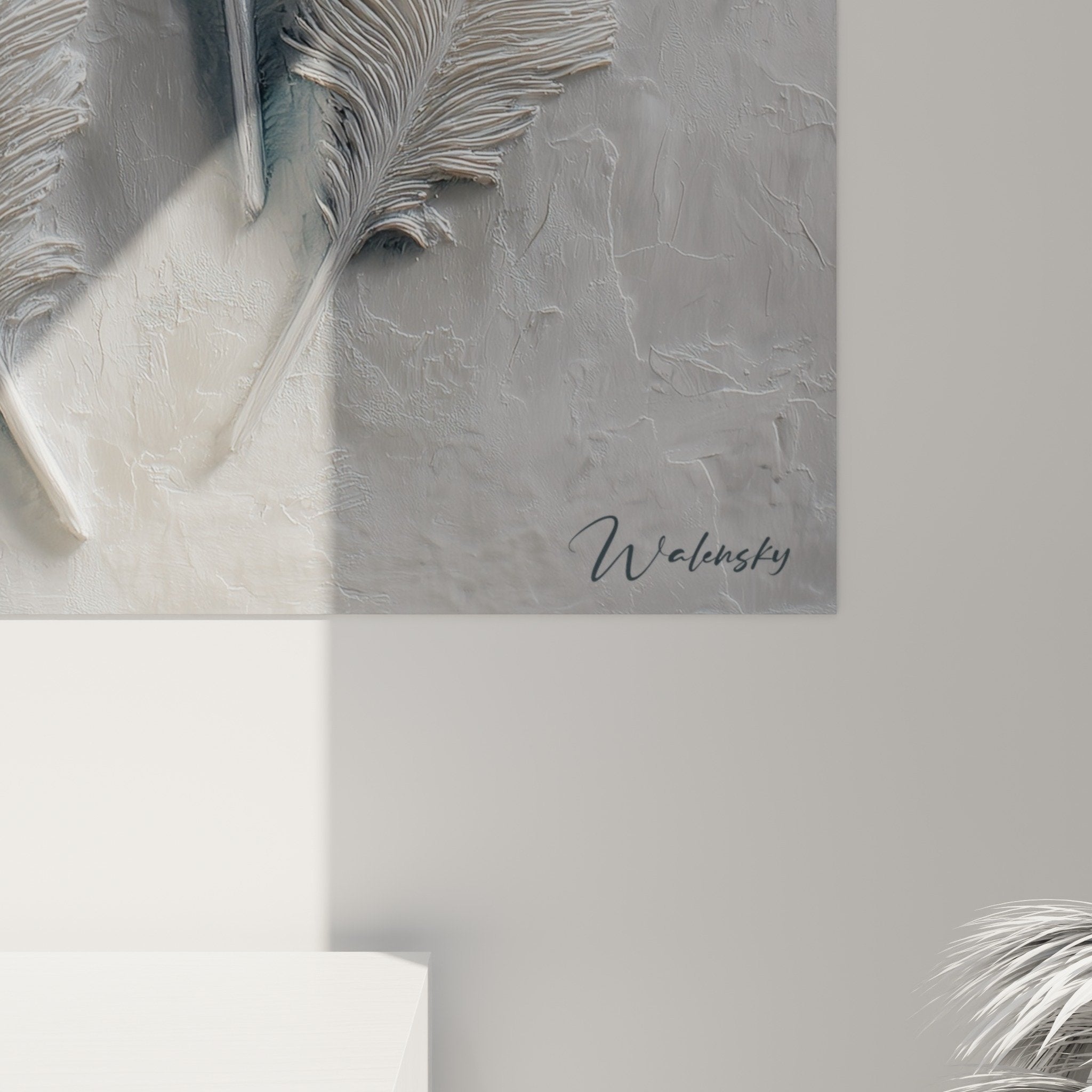 Gesamtansicht Federngemälde weiß grau Relief Wanddekoration Feng Shui Westen Metall Wohnzimmer