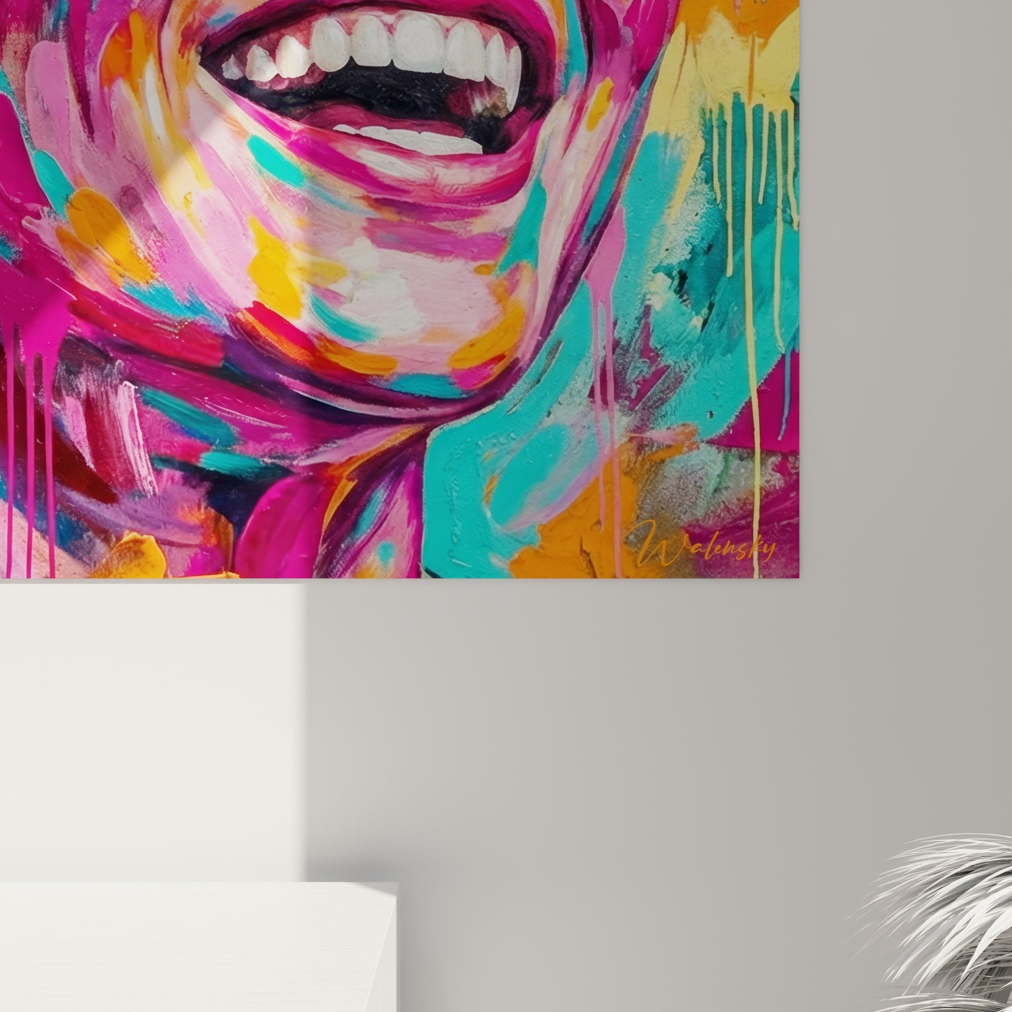 Gesamtansicht Porträt-Wandbild Frau Street Art lebendige Farben Wanddekoration urbane zeitgenössische Kunst