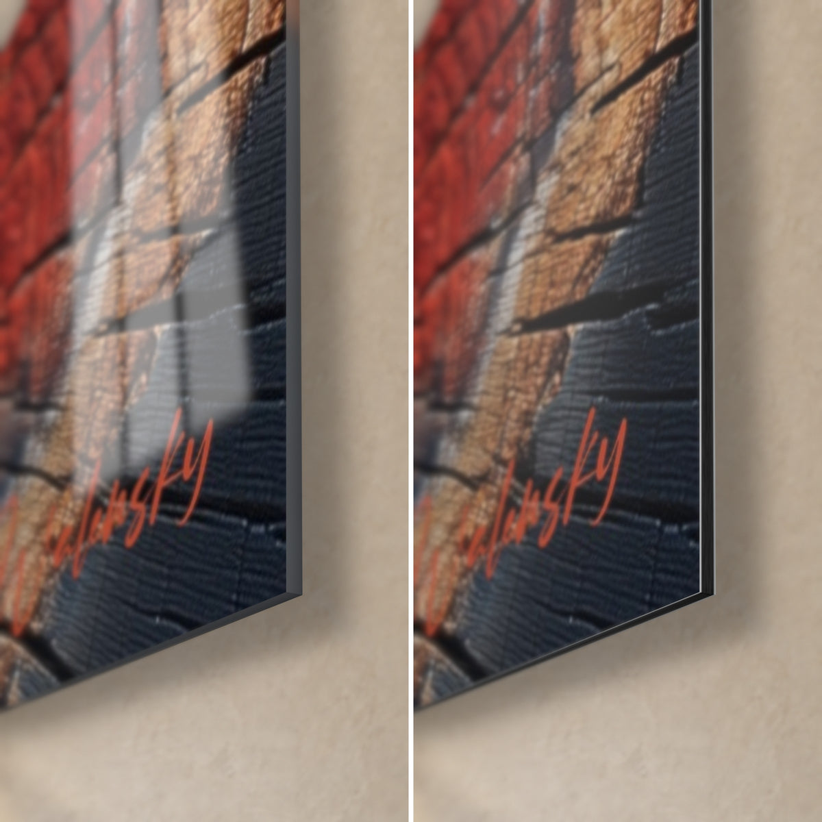 Quadro sezione di tronco con crepe scure, angolo in basso a destra in vetro lucido e Dibond opaco blu notte, spessore 3 mm