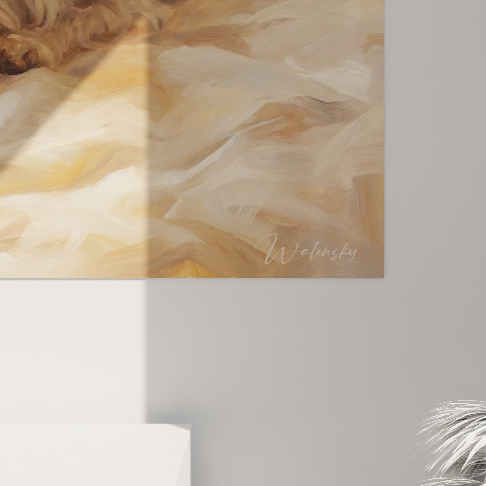 Vue d'ensemble tableau West Highland White Terrier dans salon cosy avec décoration tons beiges et crème