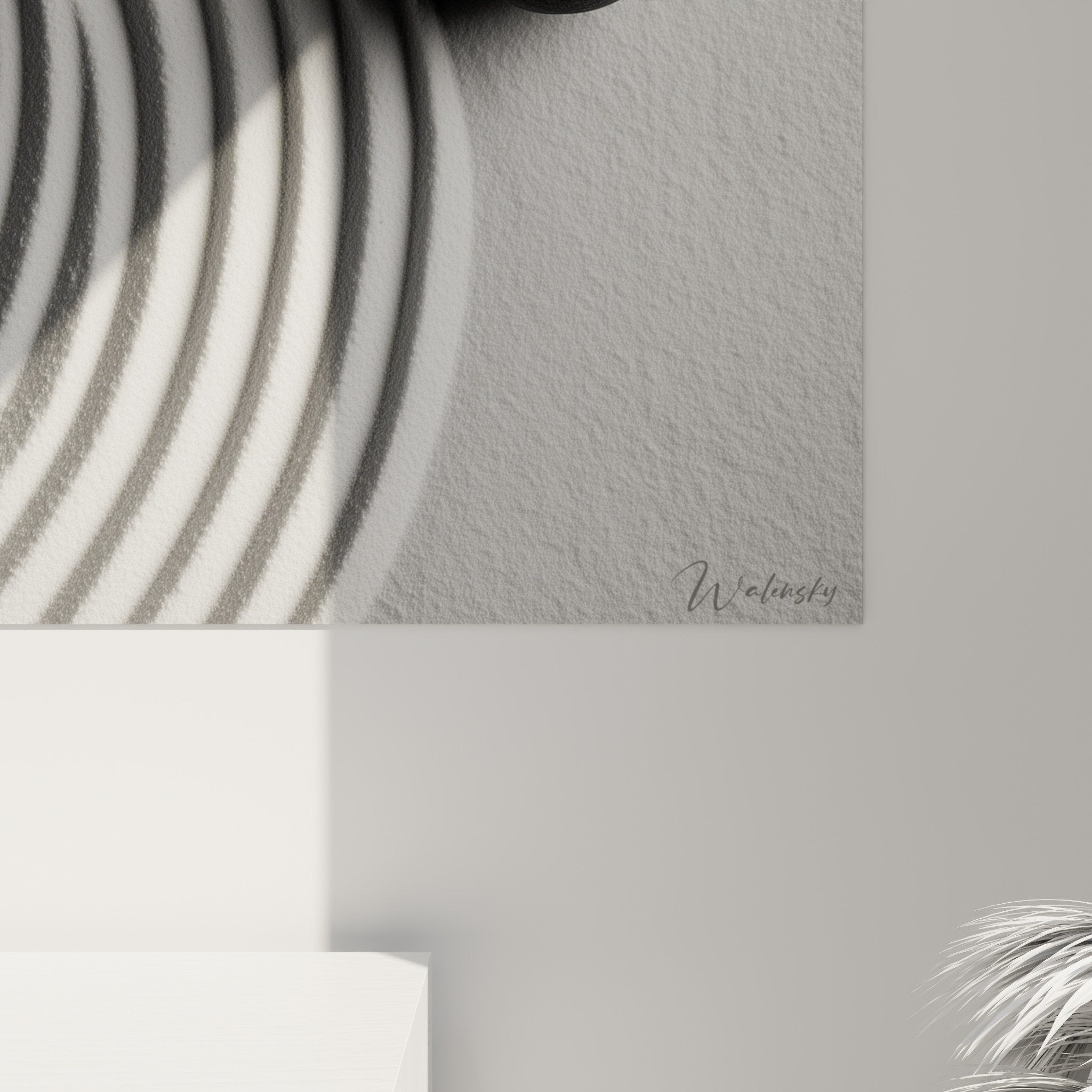 vue ensemble tableau minimaliste noir blanc lignes organiques galet zen decoration murale contemporaine epuree