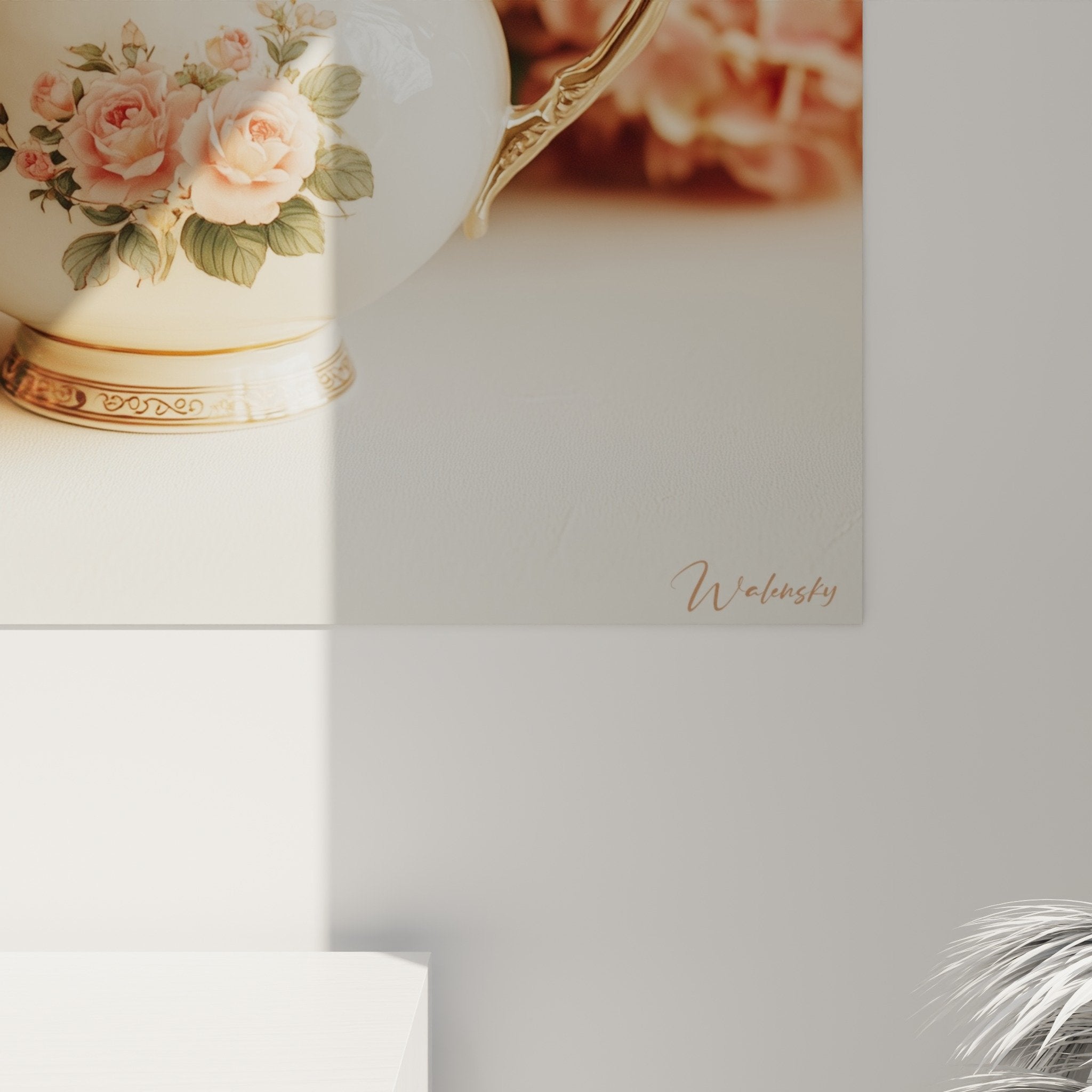 Vue ensemble théière fleurie hydrangeas roses décoration murale salon élégant style romantique chic