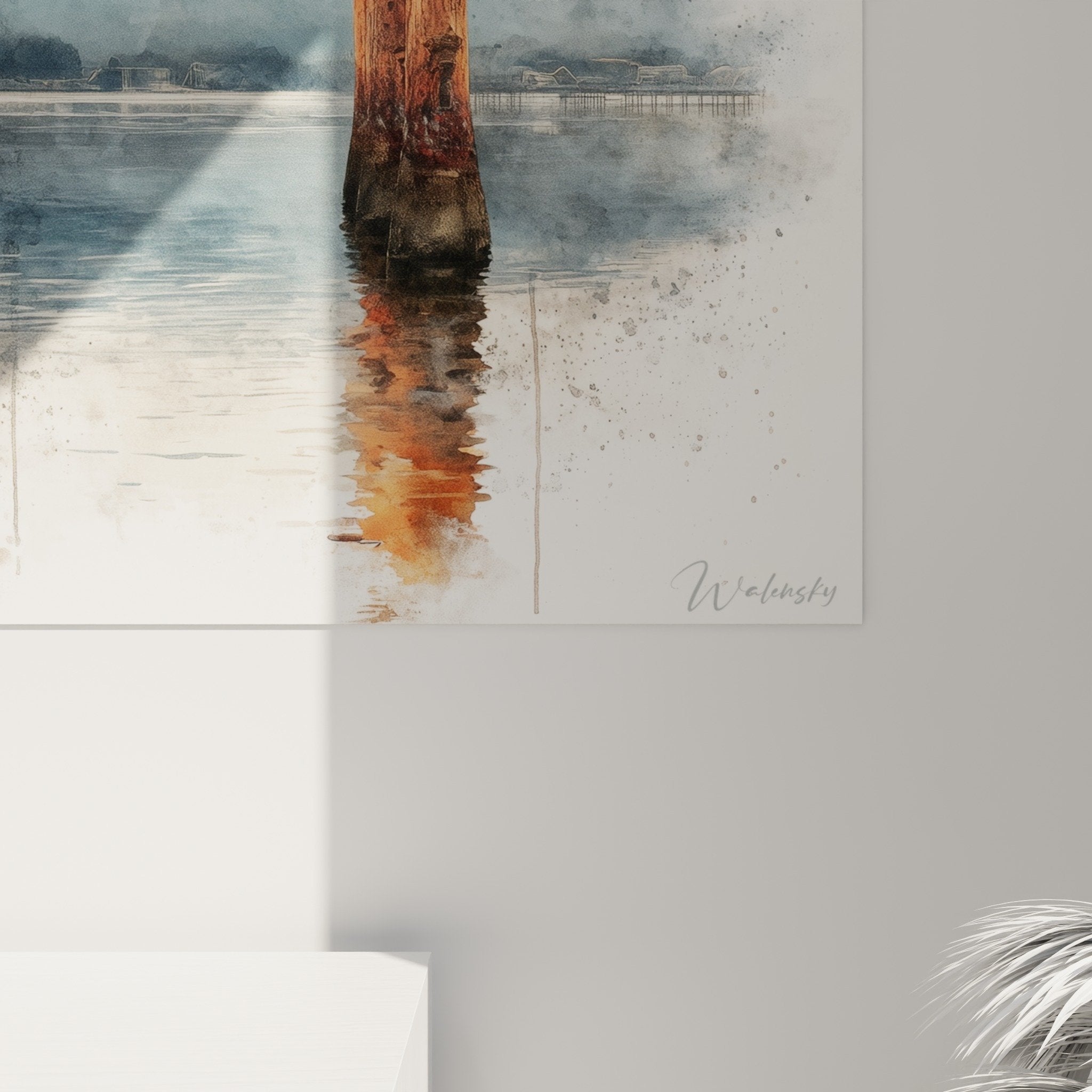 Vue ensemble torii rouge dans paysage aquatique montagneux brumeux palette rouge bleu gris art japonais mural