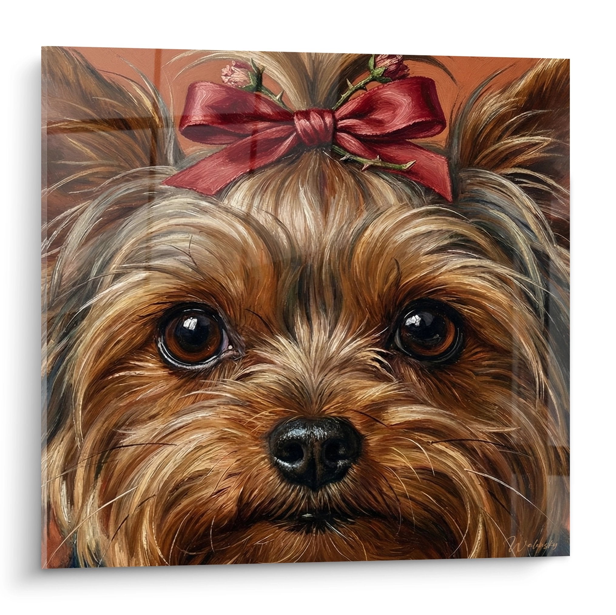 Ritratto Yorkshire Terrier con fiocco bordeaux, manto dorato, occhi espressivi, sfondo caldo pesca, stile iperrealista