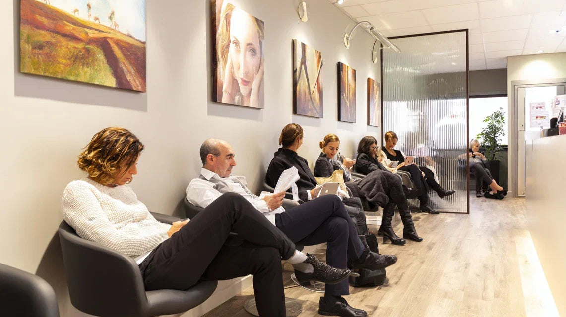 UX et déco murale dans les espaces clients (cabinet, boutique…)