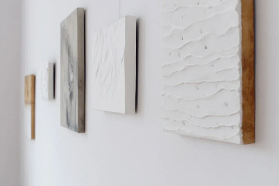 Comment faire ressortir un tableau sur un mur blanc ou neutre ?