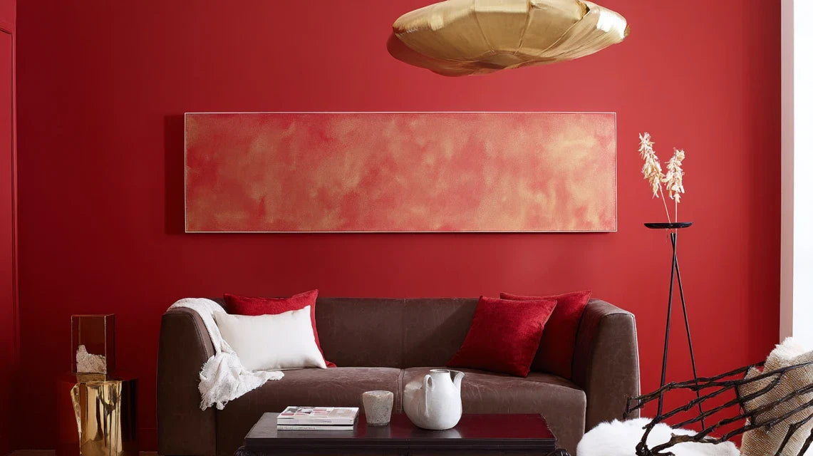 Un tableau pastel pour tempérer une couleur murale trop vive