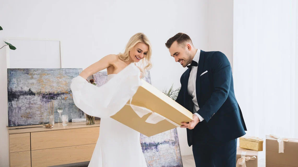 Cadeau de mariage original : pourquoi offrir un tableau aux mariés