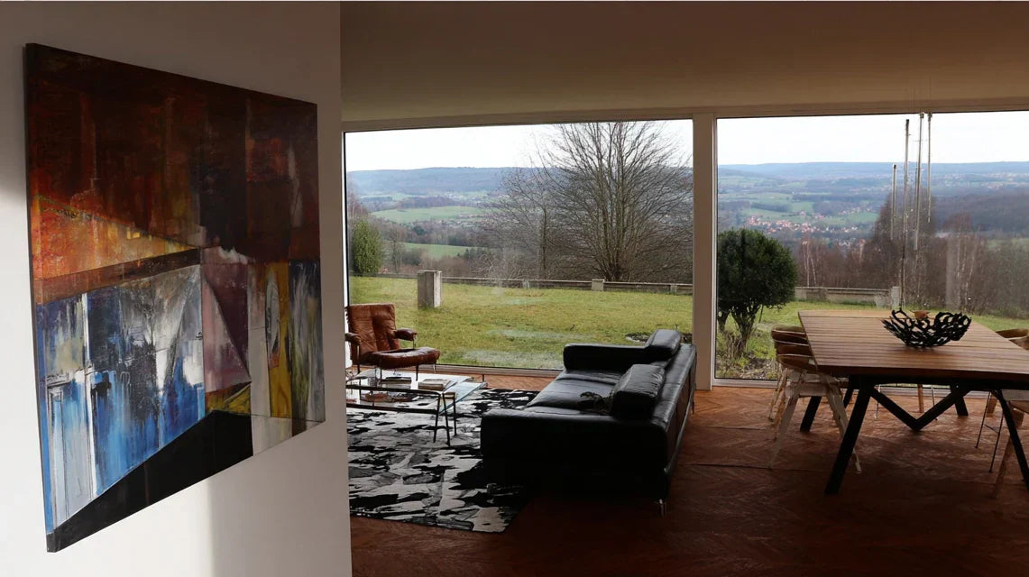 Tableaux muraux dans une maison avec vue : faut-il les rendre discrets ou marquants ?