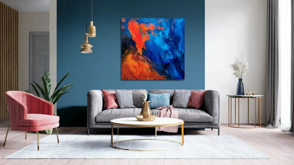 Mur brut + tableau lisse : le contraste matière qui sublime une pièce