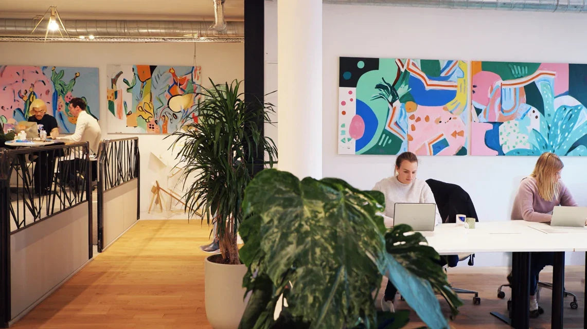 Comment intégrer des tableaux design dans un espace de coworking ?