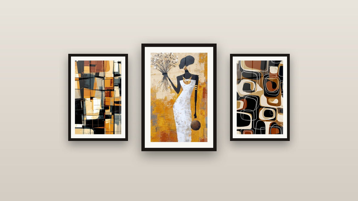 Pared de galería con tres cuadros enmarcados: Motivos Orgánicos, Abstracto geométrico y Mujer Africana con Flores