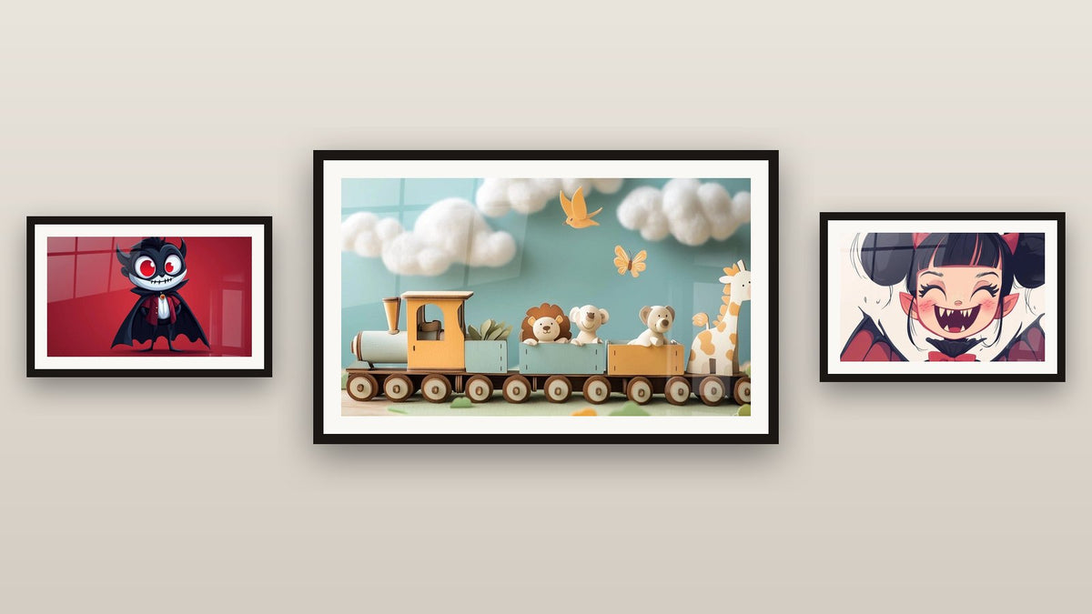 Pared de galería con tres cuadros enmarcados: Vampiro N°2, Tren N°2 y Vampiro N°1