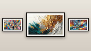 Pared de galería con tres cuadros enmarcados: Explosiones, Trazos en Oro y Jade y Abstracto Big Bang Explosivo