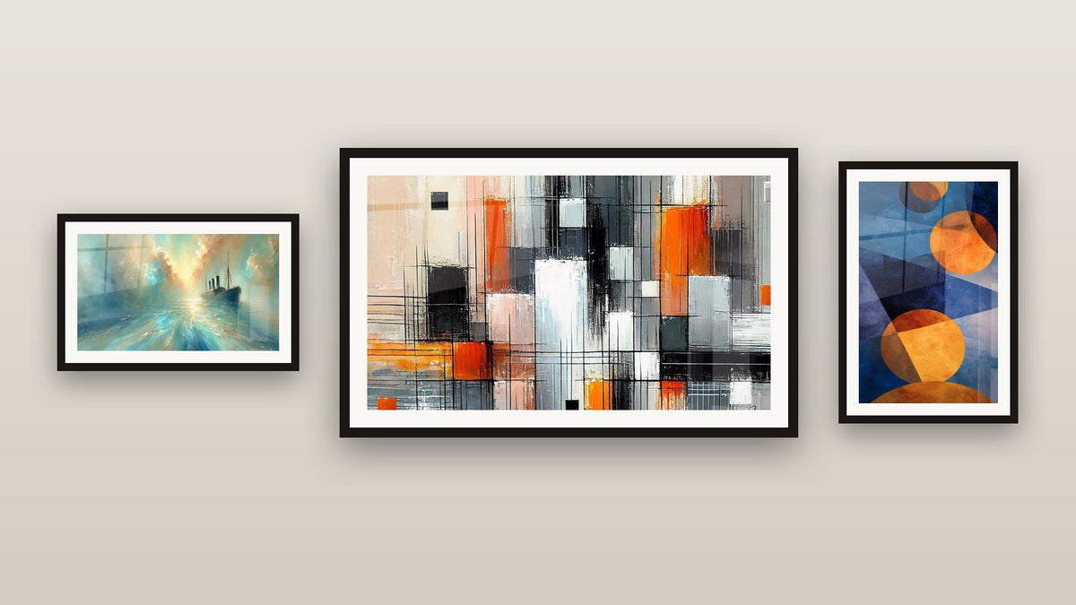 Galerijwand met drie ingelijste schilderijen: Oranje en blauwe cirkels, Mechanisch Kleurenpalet en In het Hart van de Bries
