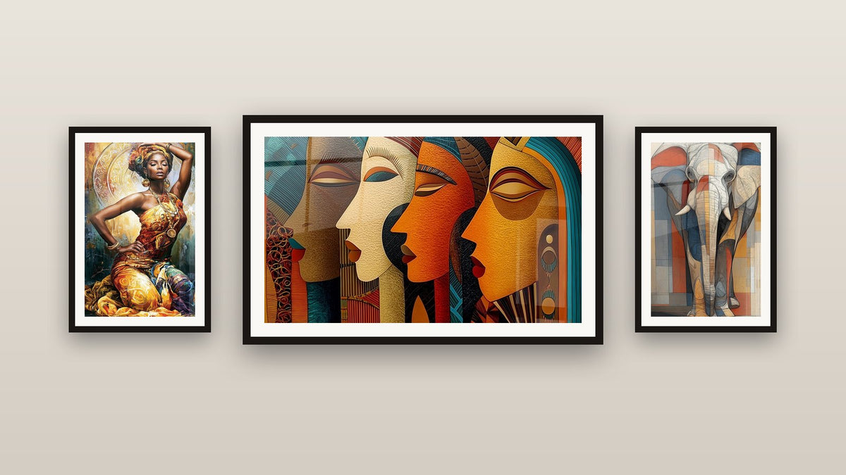 Galerijwand met drie ingelijste schilderijen, waaronder Afrikaanse Maskers en Oliehouding Afrikaanse Olifant