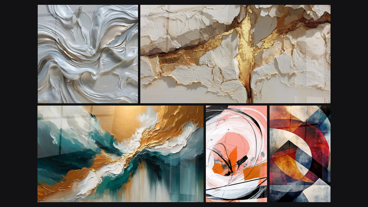 Mosaico di cinque quadri, tra cui Astratto vortici bianco madreperla e oro e Luce degli Abissi