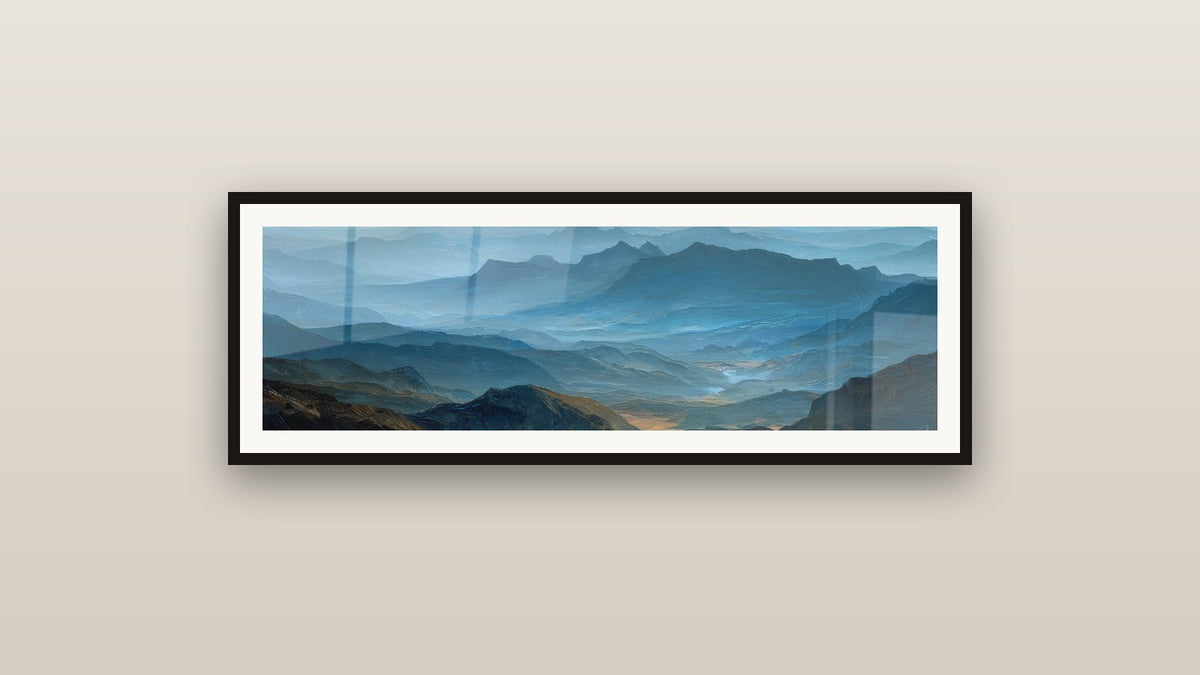 Tableau encadré sur un mur : Montagnes brumeuses