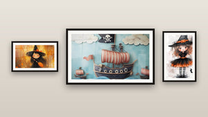 Galerijwand met drie ingelijste schilderijen, waaronder Piratentafel Nr. 2 en Heksenbord nr. 1