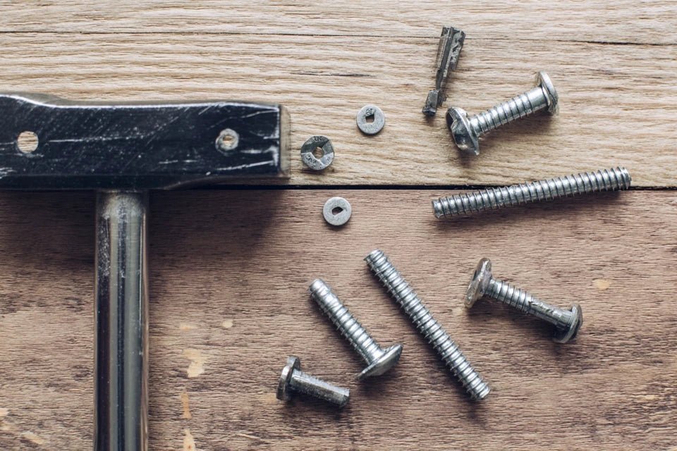 Comment restaurer ou remplacer un système de fixation abîmé ?