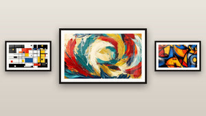 Mur de galerie avec trois tableaux encadrés, dont Composition géométrique colorée et Formes géométriques colorées