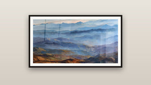Tableau encadré sur un mur : Montagnes brumeuses
