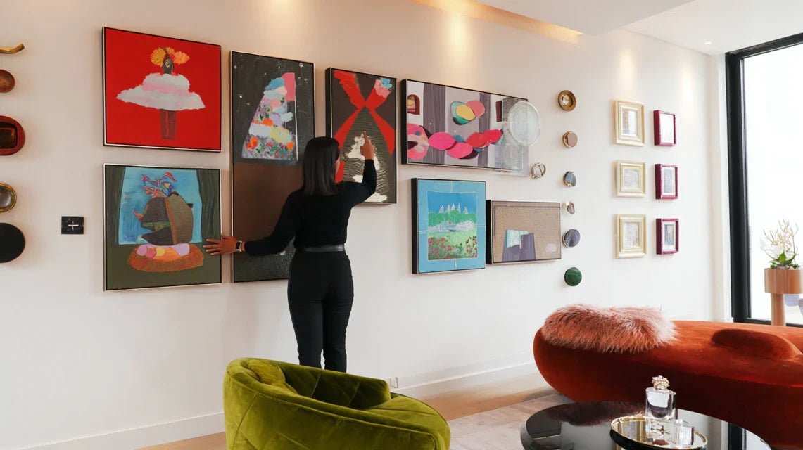 Créer un mur de galerie harmonieux avec des tableaux design