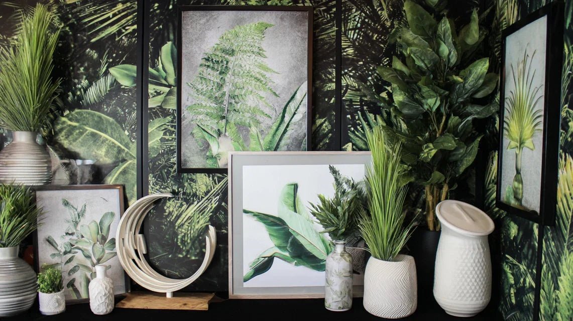 Créer une ambiance jungle urbaine grâce à des tableaux botaniques design