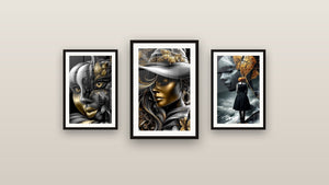 Mur de galerie avec trois tableaux encadrés, dont Femme Mystérieuse Magie Noire et Or et Masque Regard Hanté