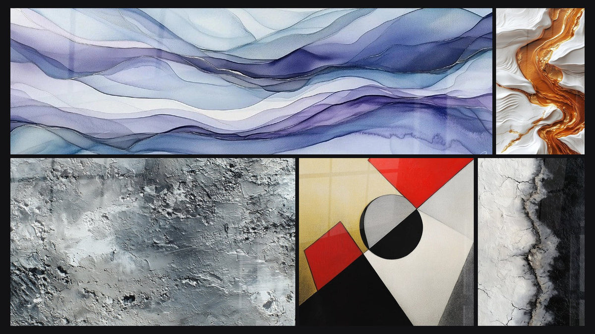 Mosaïque de cinq tableaux, dont Nappes Oniriques Pervenche, Abstrait gris argenté texturé et Formes géométriques colorées