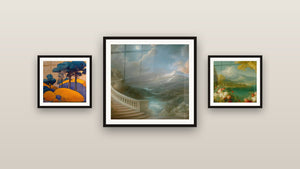 Pared de galería con tres cuadros enmarcados: Paisaje mediterráneo estilizado, Paisaje Luna Plateada y Paisaje Montes Dorados