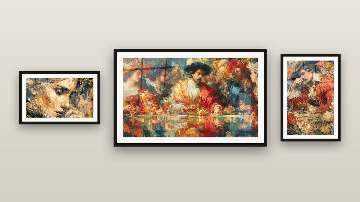 Mur de galerie avec trois tableaux encadrés, dont Femme Beauté Introspective et Banquet Festin Opulent