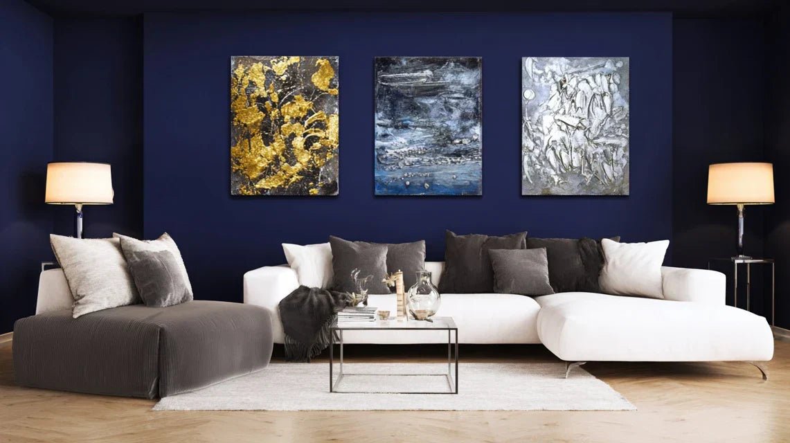 Mur bleu nuit : les meilleurs types de tableaux à accrocher