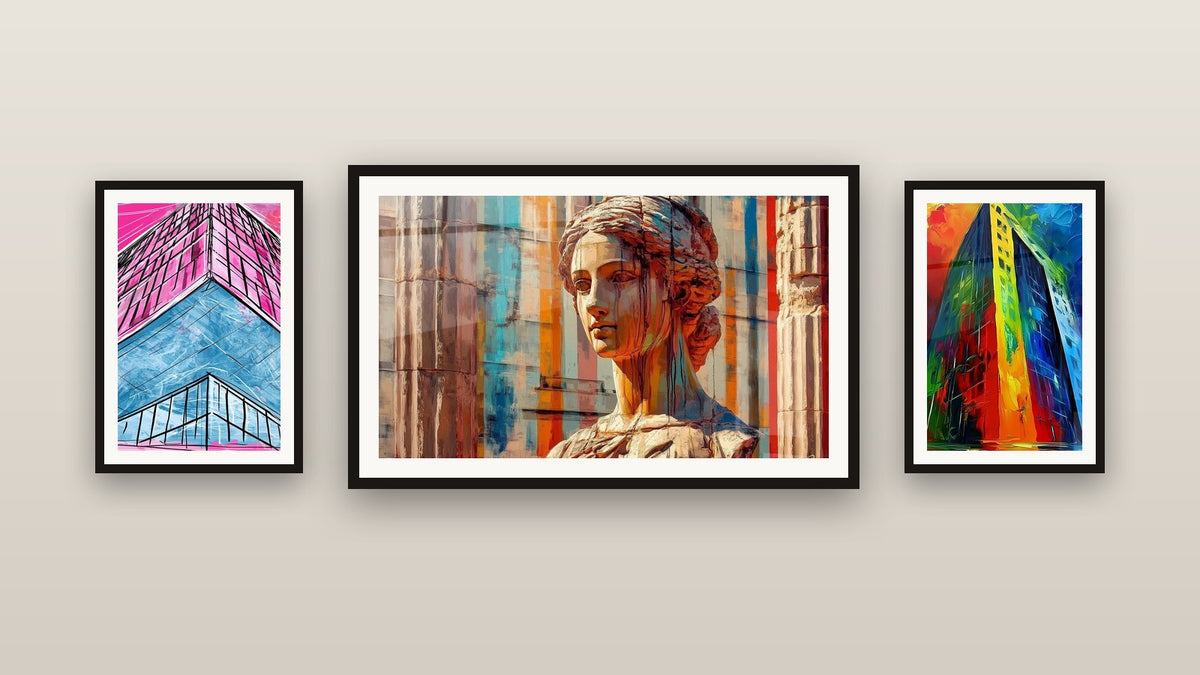 Parete galleria con tre quadri incorniciati, tra cui L'Anima dell'Arte