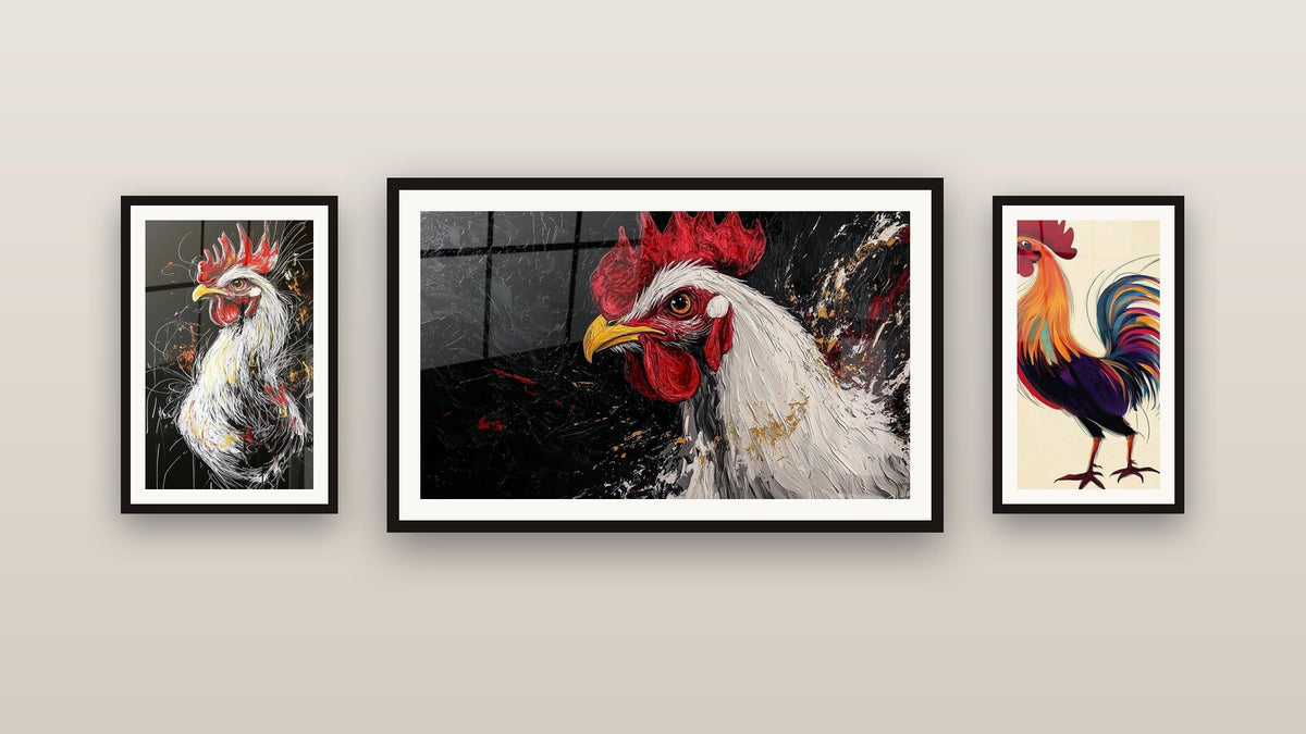 Parete galleria con tre quadri incorniciati: Gallo N°8, Gallo N°7 e Gallo N°6