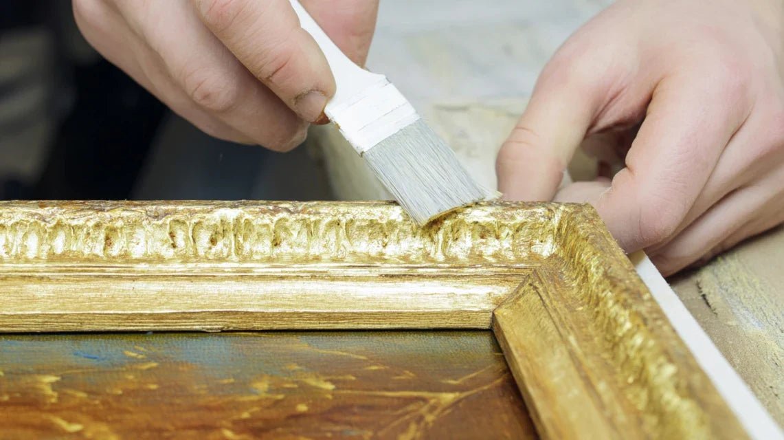 Patine volontaire : maîtriser le faux vieillissement sans trahir l’œuvre mural