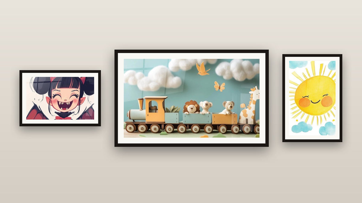 Mur de galerie avec trois tableaux encadrés : Vampire N°1, Enfants N°21 et Train N°2