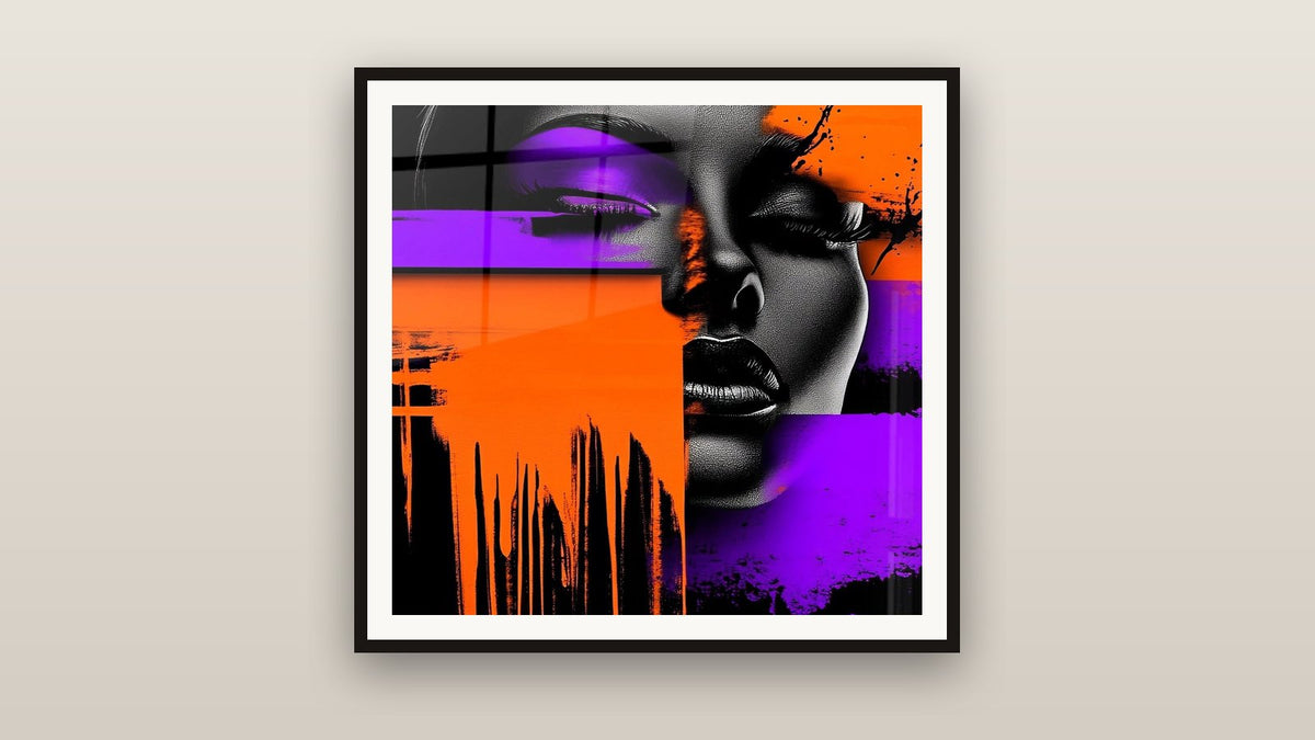 Quadro incorniciato su una parete: Donna moderna colorato