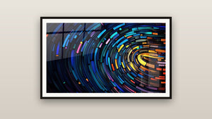 Cuadro enmarcado en una pared: Túnel colorido digital