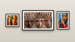 Galerijwand met drie ingelijste schilderijen, waaronder Afrikaanse Maskers Cubisme