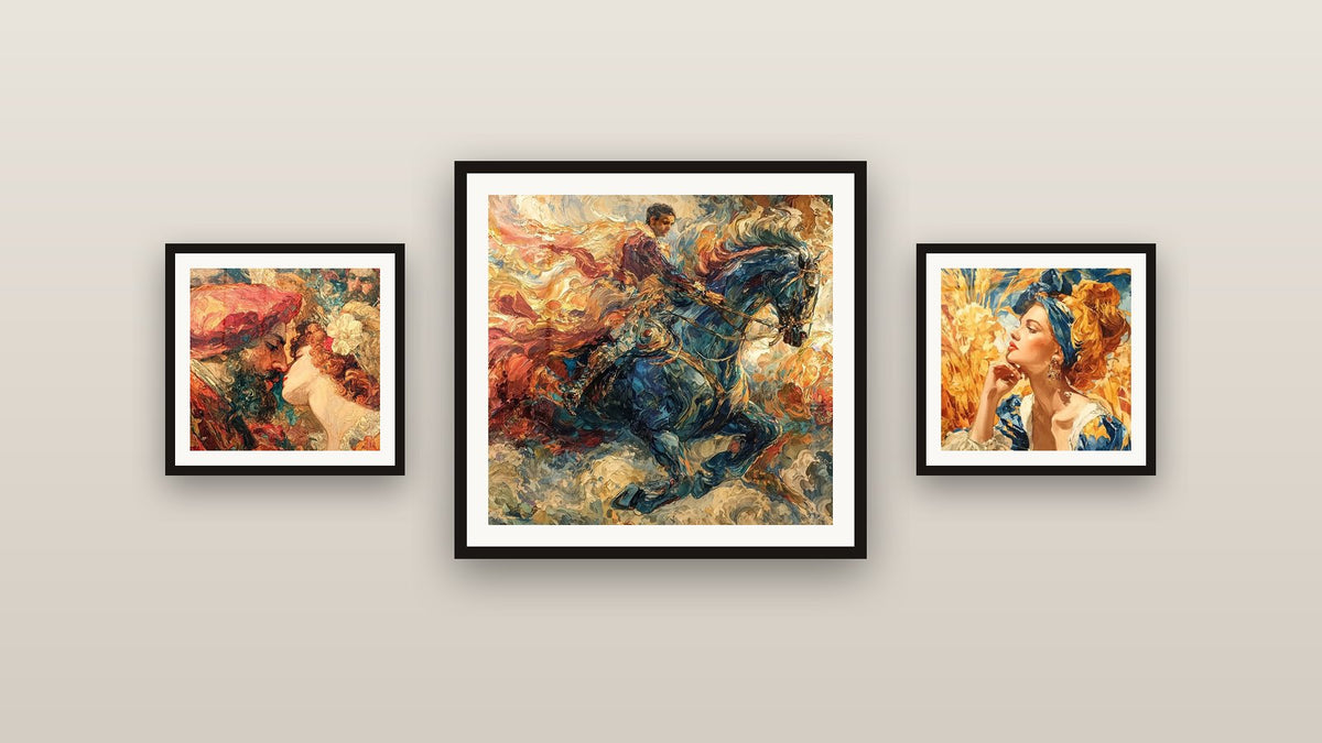 Pared de galería con tres cuadros enmarcados: Jinete furia divina, Mujer Diosa Toscana y Figuras sagradas devoción