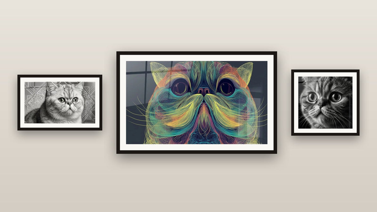 Mur de galerie avec trois tableaux encadrés, dont Chat Exotic Shorthair Portrait et Chat Exotic Shorthair Abstrait
